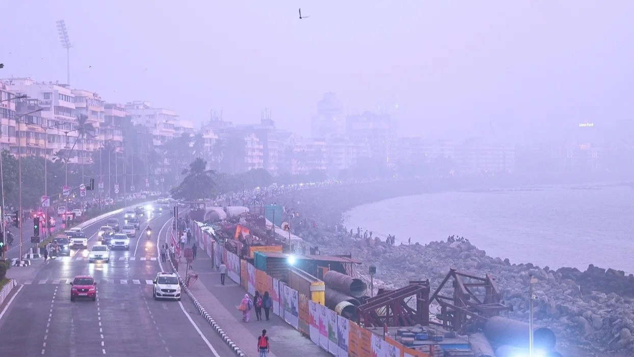 Mumbai Pollution: मुंबई की हवा देश में सबसे जहरीली, दिल्ली को भी पीछे छोड़ा