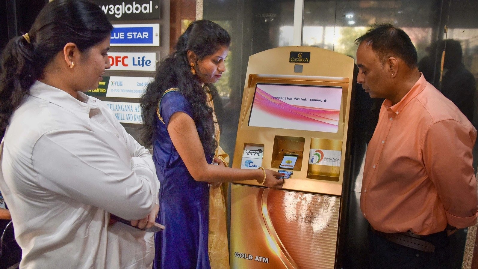 भारत का पहला गोल्ड एटीएम बेगमपेट में लॉन्च किया गया