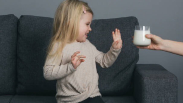 Health Tips: अगर आपके बच्चे को Milk पीना पंसद ना हो तो,Follow करें ये Tips