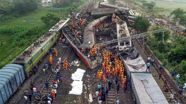 Technical glitch or human error Odisha train accident initial reports - Odisha  train accident: सामने आई ओडिशा ट्रेन हादसे की असली वजह, इस एक गलती ने लील  लीं 260 से ज्यादा जिंदगियां