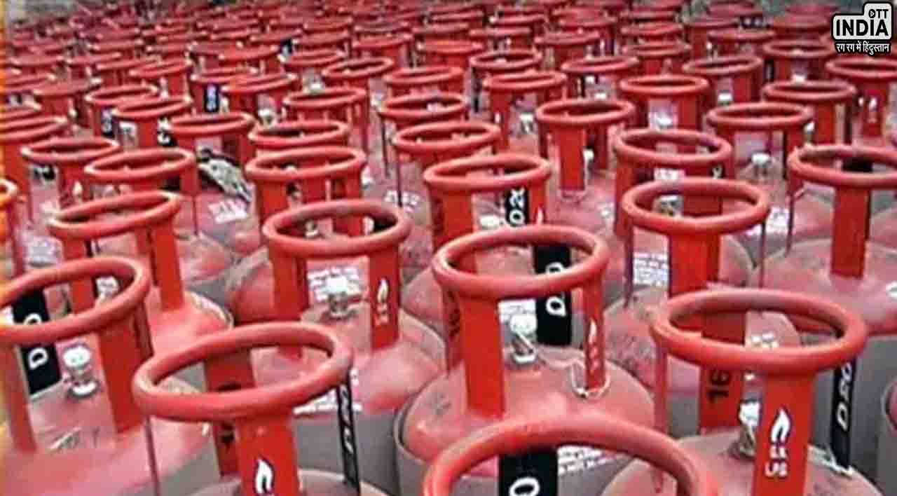 LPG Price Hike: जनता को लगा झटका!, आज से 21 रुपये महंगा हुआ कमर्शियल गैस सिलेंडर