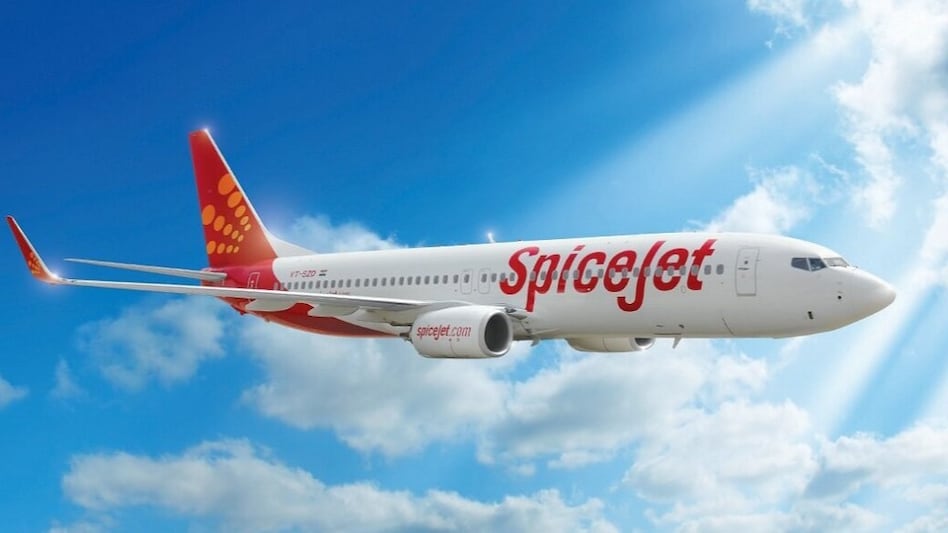 SpiceJet passenger gets stuck inside loo on Mumbai-Bengaluru flight 