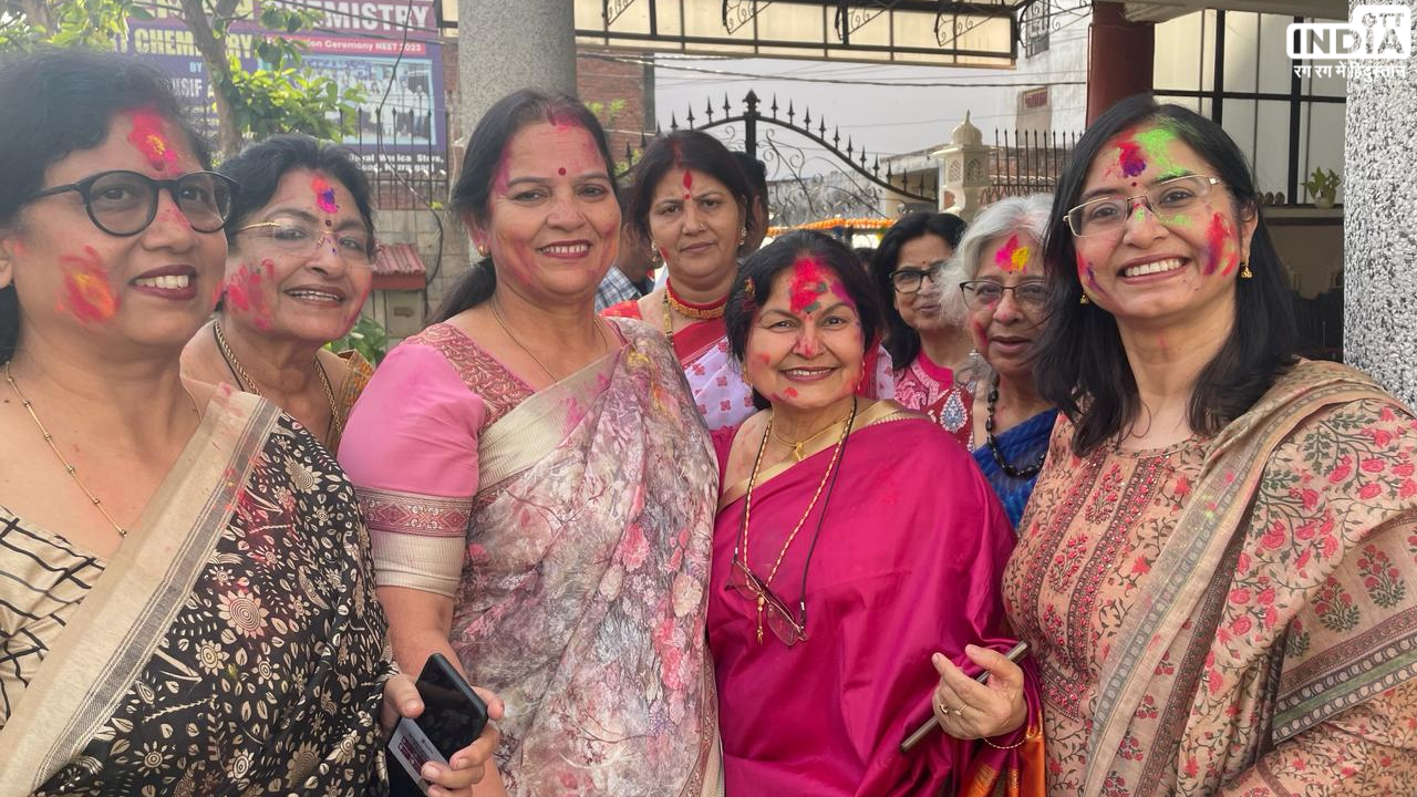 Holi Milan in Lucknow: लखनऊ में होली मिलन का हुआ आयोजन, मेयर सुषमा खडकवाल थीं मुख्य अतिथि