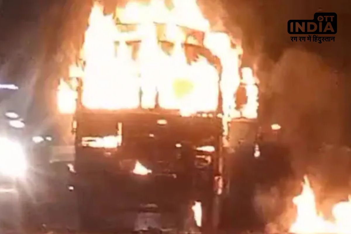 Madhya Pradesh News: शिवपुरी में चलते ट्रक में लगी आग, ड्राइवर ने कूद कर बचाई अपनी जान